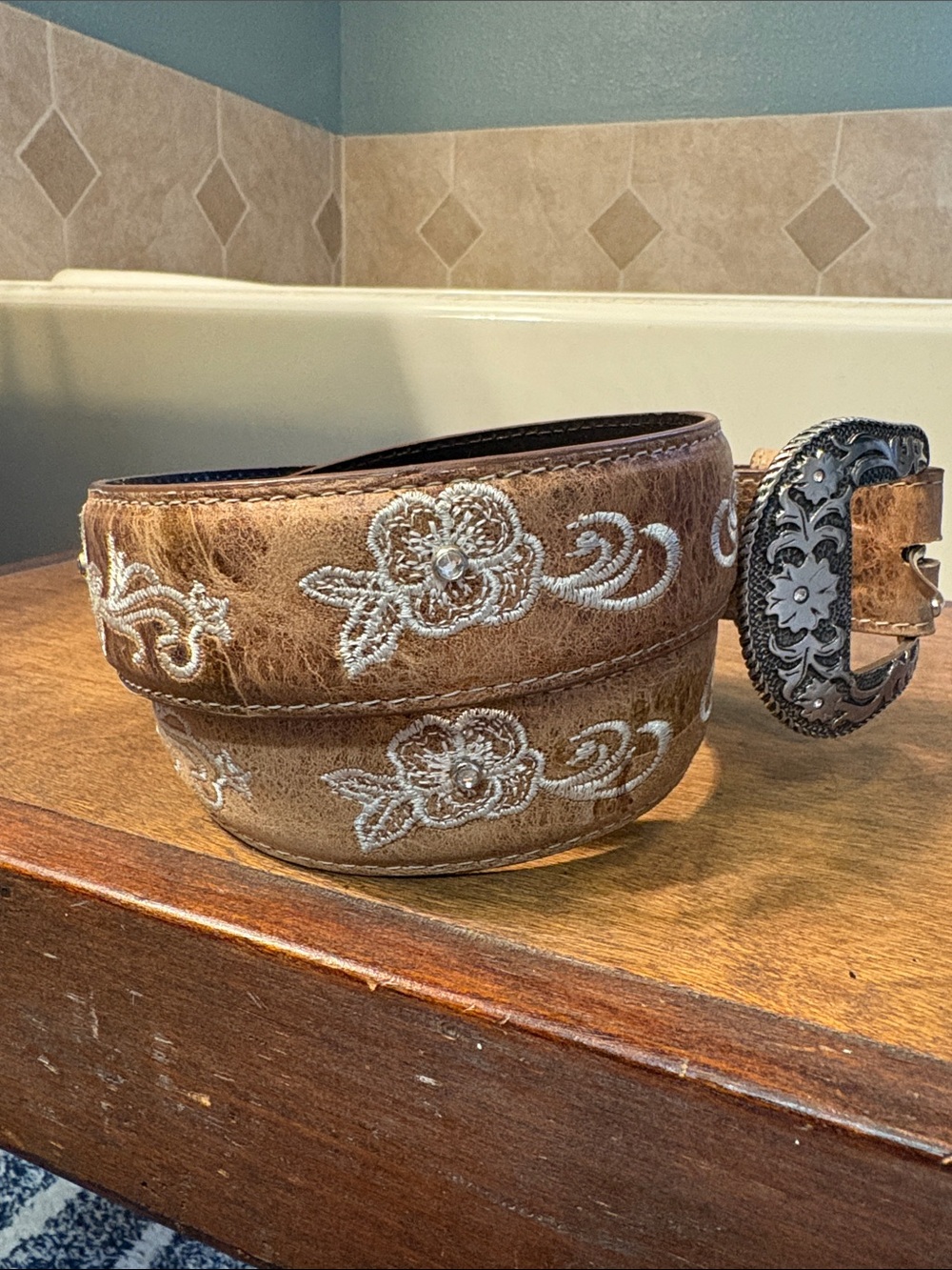 Women’s Shyanne | Embroidered Leather Belt with Silver Buckle | L - Picture 5 of 16